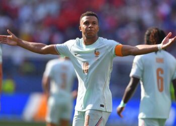 NASIB SAMA: Ekspresi Kylian Mbappe usai membobol gawang Timnas Maroko di perempat final Piala Dunia 2026 pada Jumat (10/7/2026). (Foto:(c) AP Photo/Steven Senne)