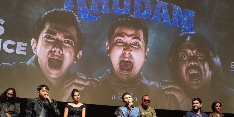 GENRE HOROR: Para pemeran film horor Cek Khodam yang segera tayang di seluruh bioskop tanah air pada 16 Juli 2026. (FOTO: HARIS SUNANDAR/KORANINDOPOS.COM)