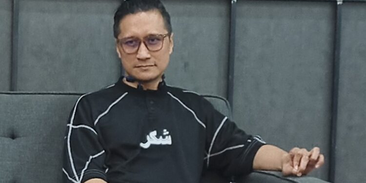 Bukan Lagi Soal Murah, Arie Untung Ungkap Alasan Sepatu Lokal Kini Jadi Simbol Pride yang Naik Kelas