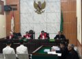 Pledoi Dibacakan, Kuasa Hukum Terdakwa Bantah Tuduhan Black Campaign terhadap Heni Sagara 6 Pledoi Dibacakan, Kuasa Hukum Terdakwa Bantah Tuduhan Black Campaign terhadap Heni Sagara
