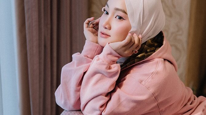 Fatin Hadirkan Warna Baru Lewat Single "Tidur Siang" 1 Fatin Hadirkan Warna Baru Lewat Single “Tidur Siang”