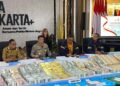 UNGKAP KASUS: Jajaran Polda Metro Jaya menggelar jumpa pers terkait penggeledahan di sejumlah lokasi pada Rabu (8/7/2026). (Foto: Polda Metro Jaya)