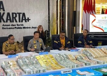 UNGKAP KASUS: Jajaran Polda Metro Jaya menggelar jumpa pers terkait penggeledahan di sejumlah lokasi pada Rabu (8/7/2026). (Foto: Polda Metro Jaya)
