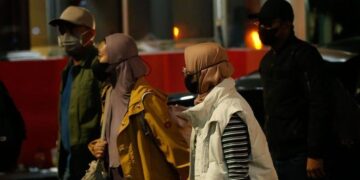 OTT KPK: Sebanyak 21 orang digelandang ke Gedung KPK Merah Putih, Setiabudi, Jakarta Selatan pada Rabu (29/7/2026) malam karena terkait kasus dugaan korupsi Bupati Pemalang Anom Widiyantoro. (Foto: Detik.com)