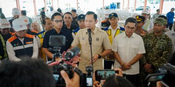 SEKOLAH RAKYAT: Menko Bidang Infrastruktur dan Pembangunan Wilayah Agus Harimurti Yudhoyono (AHY)meninjau progres pembangunan Sekolah Rakyat tahap II di Jalan Flamboyan II, Kelurahan Tanjung Selamat, Kecamatan Medan Tuntungan pada Jumat (3/7/2026). (Foto: Portal.medan.go.id)