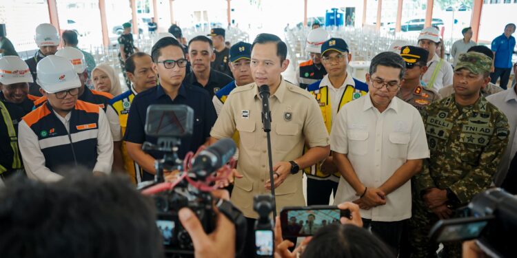Pembangunan Sekolah Rakyat Habiskan Anggaran Rp 1,25 Triliun 1 SEKOLAH RAKYAT: Menko Bidang Infrastruktur dan Pembangunan Wilayah Agus Harimurti Yudhoyono (AHY)meninjau progres pembangunan Sekolah Rakyat tahap II di Jalan Flamboyan II, Kelurahan Tanjung Selamat, Kecamatan Medan Tuntungan pada Jumat (3/7/2026). (Foto: Portal.medan.go.id)