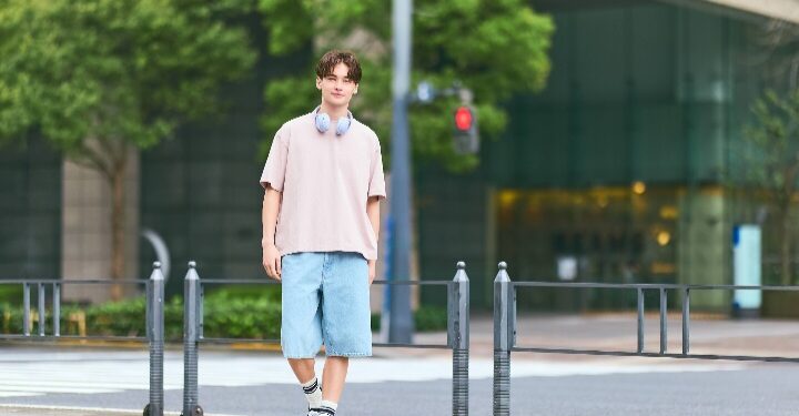5 Trik Styling T-Shirt biar Nggak Terlihat Terlalu Monoton