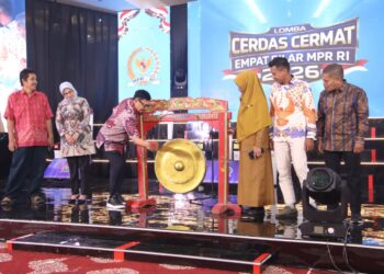 Buka LCC Empat Pilar MPR RI di Sulawesi Tenggara, Anggota MPR: Generasi Muda Harus Menyiapkan Diri Menjadi Pemimpin Menuju Indonesia Emas 2045
