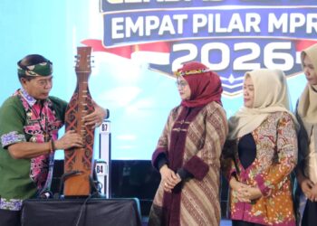 Dr. H. Zainal A. Paliwang, S.H., M.Hum