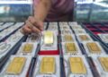 Harga Emas Antam Hari Ini Turun Rp2.000 per Gram, Kini Dibanderol Rp2,633 Juta 6 Harga Emas Antam Hari Ini Turun Rp2.000 per Gram, Kini Dibanderol Rp2,633 Juta