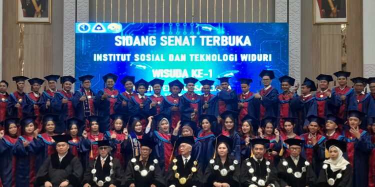Wisuda Perdana ISTEK Widuri, LLDIKTI: Transformasi Institut Harus Berdampak bagi Masyarakat dan Dunia Kerja