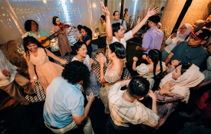 Sambut Bulan Kemerdekaan, Galeri Indonesia Kaya Hadirkan ‘Bulang Trang, Nona’, Ajak Penonton Maknai Patriotisme dalam Keseharian 2 Sambut Bulan Kemerdekaan, Galeri Indonesia Kaya Hadirkan ‘Bulang Trang, Nona’, Ajak Penonton Maknai Patriotisme dalam Keseharian