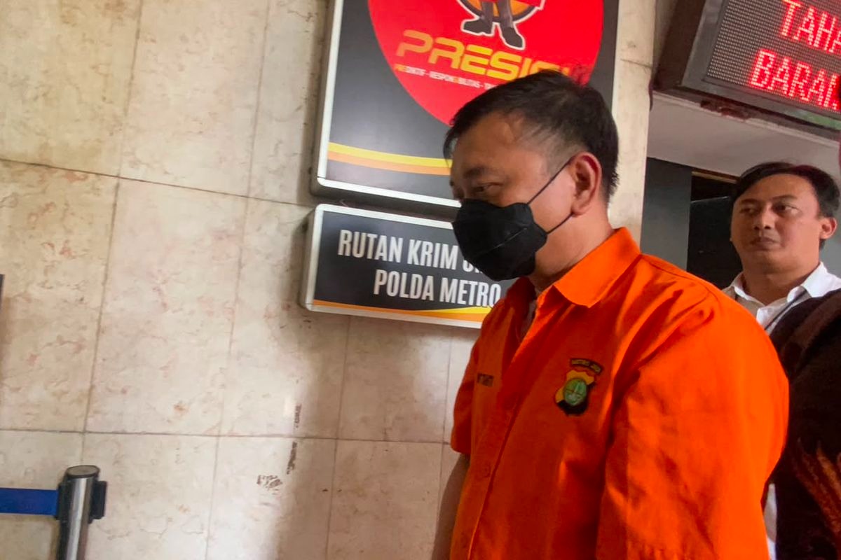 Kejagung Periksa 9 Saksi dalam Kasus TPPU Febrie Adriansyah, Geledah Rumah Tersangka di Bandung 2 Kejagung Periksa 9 Saksi dalam Kasus TPPU Febrie Adriansyah, Geledah Rumah Tersangka di Bandung