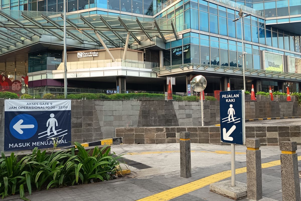 Pagar Mal Kota Kasablanka Dibongkar Usai Jadi Sorotan Publik 2 Pagar Mal Kota Kasablanka Dibongkar Usai Jadi Sorotan Publik