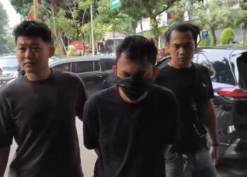 Polisi Ungkap Motif Perampasan Harta Korban Mutilasi di Depok, Pelaku Jual Motor dan Ponsel Milik Korban 1 Polisi Ungkap Motif Perampasan Harta Korban Mutilasi di Depok, Pelaku Jual Motor dan Ponsel Milik Korban