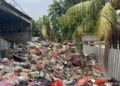 Orangtua Murid Keluhkan Gunungan Sampah di Depan SDN Kedaung Kali Angke 03, Khawatir Anak Terserang Penyakit