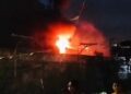 Gudang Sekolah di Penjaringan Jakut Terbakar, 14 Armada Damkar Dikerahkan 6 Gudang Sekolah di Penjaringan Jakut Terbakar, 14 Armada Damkar Dikerahkan