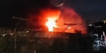Gudang Sekolah di Penjaringan Jakut Terbakar, 14 Armada Damkar Dikerahkan
