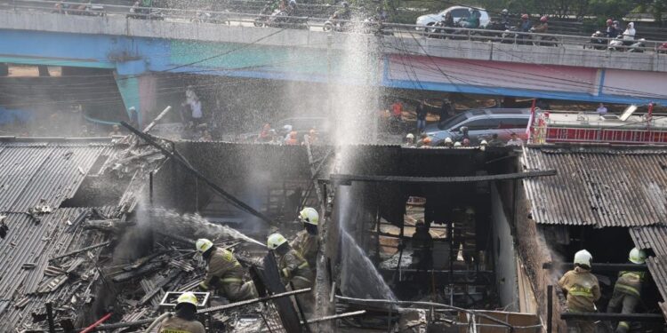 Kebakaran Permukiman Padat Jakarta Terus Berulang, Kelistrikan Jadi Biang Kerok
