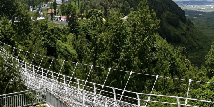Jembatan Kaca Bromo Kembali Ditutup, Ada Titik Api Baru di Kawasan Gunung Bromo