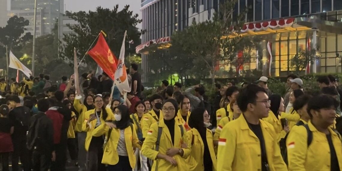 BEM UI Tuding Kemenhub Intimidasi Aksi Demo, Armada Kopaja Mendadak Dibatalkan 1 BEM UI Tuding Kemenhub Intimidasi Aksi Demo, Armada Kopaja Mendadak Dibatalkan