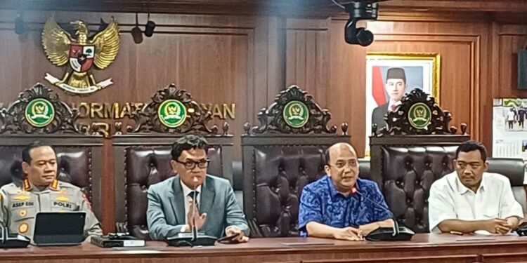 Rekening Aktivis Pati Supriyono alias Botok Kembali Bisa Digunakan, Polda Metro Jaya Beri Klarifikasi 1 Rekening Aktivis Pati Supriyono alias Botok Kembali Bisa Digunakan, Polda Metro Jaya Beri Klarifikasi