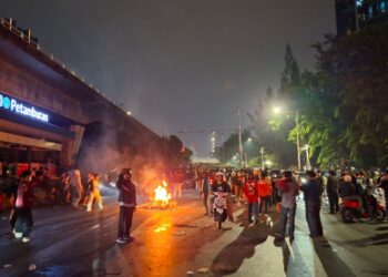Sejumlah Akses Tol Dalam Kota Ditutup Imbas Demo di Depan DPR, Pengendara Dialihkan