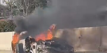 Mobil Subaru Terbakar Usai Tabrak Truk di Tol Serpong-Cinere, Dua Pengemudi Luka Berat