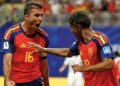 Jose Mourinho Sebut Tak Butuh Rodri di Posisi Gelandang 9 PERKUAT CATALUNYA: Pemain Spanyol Lamine Yamal merayakan gol bersama rekan setimnya Rodri (kiri), setelah mencetak gol dalam laga Grup H Piala Dunia 2026 antara Spanyol vs Arab Saudi di Atlanta pada Minggu (21/6/2026). (Foto: (c) AP Photo/Erik S.Lesser)