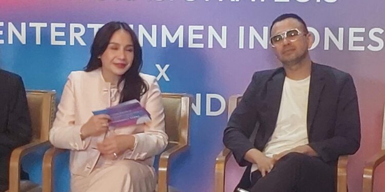 Dari Garasi Hingga Bursa Saham, Raffi Ahmad dan Nagita Slavina Perkuat IP RANS Bersama Mayora
