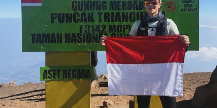 Hobi Olahraga Menantang, Ismi Melinda Jajal Merapi Merbabu Trail Run