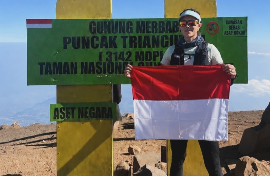 Hobi Olahraga Menantang, Ismi Melinda Jajal Merapi Merbabu Trail Run