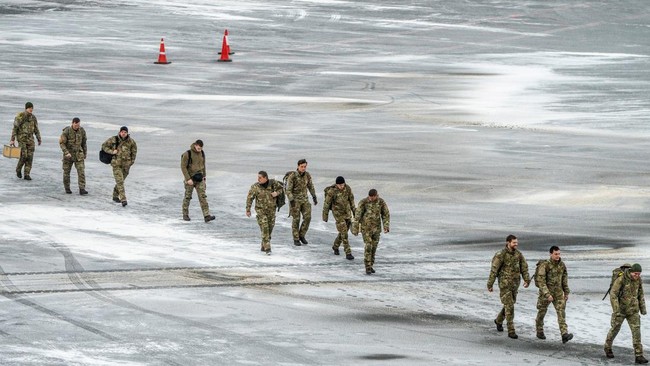 Belgia Kirim Militer Demi Amankan Greenland Dari Incaran Trump 1 MISI NATO: Pasukan militer Denmark menjalankan operasi di Greenland. (Foto: via REUTERS/Mads Claus Rasmussen)