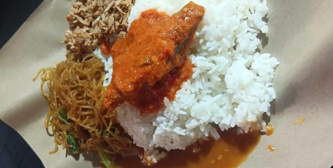Nasi Megono Kuliner Yang Diyakini Ada Sejak Kesultanan Mataram 1 KULINER NUSANTARA: Sajian seporsi Nasi Megono Mas Bewok yang berlokasi di Jalan Pandawa Lima, Pondok Benda, Pamulang, Kota Tangerang Selatan, layak dicoba. (Foto: Istimewa)