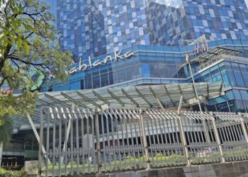 PAGAR PENGAMAN: Gubernur Jakarta Pramono Anung segera akan meminta pengelola mal membongkar pagar tinggi. (Foto: Istimewa)