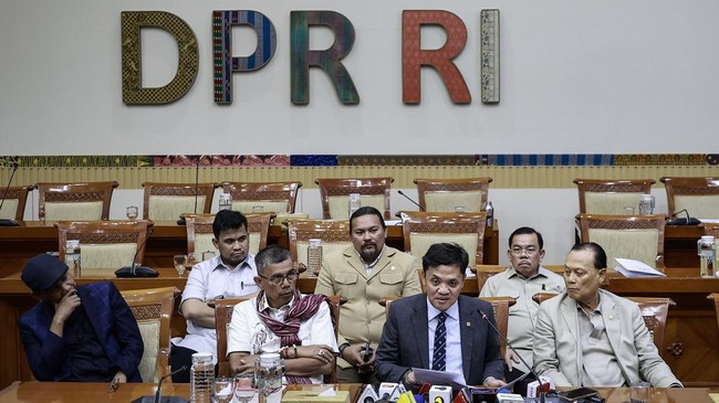 Komisi III Bantah Peras Para Calon Hakim Agung dan Hakim Ad Hoc 5 DUGAAN PEMERASAN: Komisi III DPR menyetujui 14 calon hakim agung dan hakim ad hoc untuk Mahkamah Agung. (Foto: ANTARA FOTO/Dhemas Reviyanto)