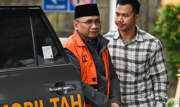 Tiga Terdakwa Kasus Dugaan Korupsi Kuota Haji Tambahan Rugikan Negara Rp 622 M 4 KASUS KORUPSI: Tersangka kasus dugaan korupsi kuota haji dan penyelenggaraan ibadah haji Yaqut Cholil Qoumas (kiri) tiba di Gedung Merah Putih KPK, Jakarta pada Selasa (24/3/2026). (Foto Ilustrasi: Fakhri Hermansyah/ANTARA FOTO)
