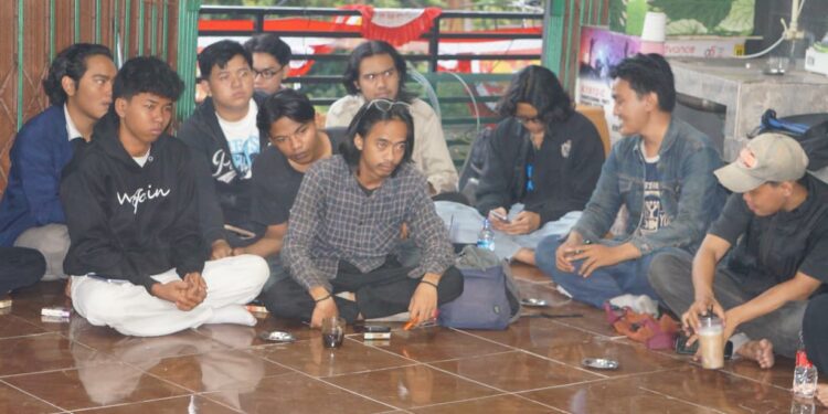 BEM Unindra Gelar Diskusi Bertajuk Menakar Isu Indonesia Emas 74 Kg 1 DISKUSI PUBLIK: Badan Eksekutif Mahasiswa Universitas Indraprasta PGRI (BEM Unindra) menggelar diskusi publik bertajuk Menakar Isu Indonesia Emas 74 Kg. (Foto: Dok./BEM Unindra)