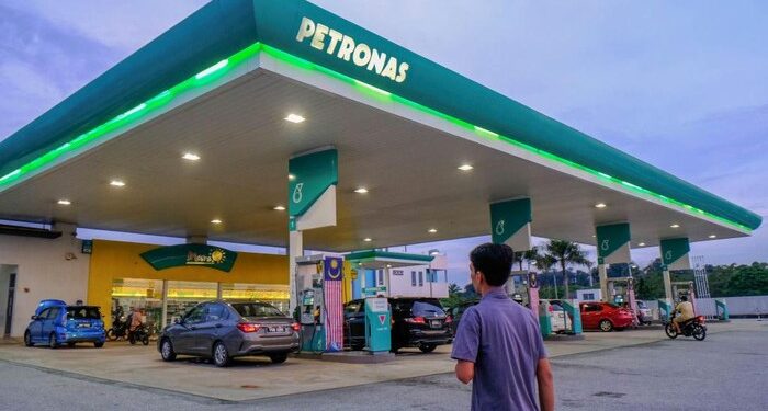 Malaysia Tambah Jatah BBM Subsidi RON 95 Jadi 300 Liter per Bulan, Harganya Rp 8.700-an