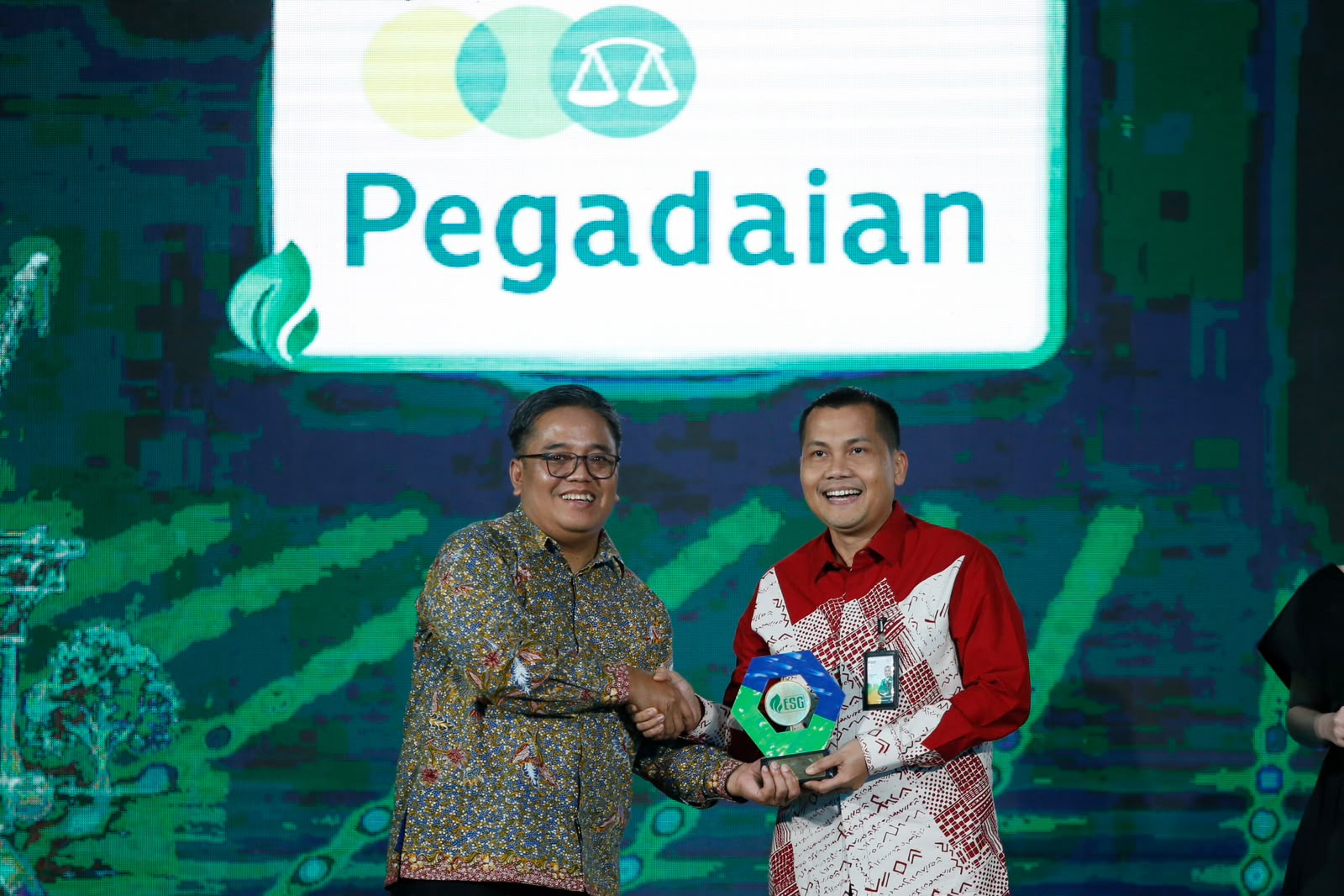 Berkat Inovasinya, Pegadaian Raih Penghargaan Khusus di Ajang IDX Channel Anugerah ESG 2026 3 Berkat Inovasinya, Pegadaian Raih Penghargaan Khusus di Ajang IDX Channel Anugerah ESG 2026