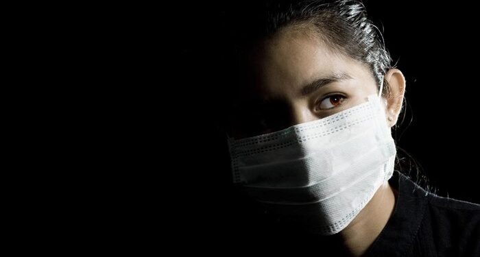 Masker Dibasahi Bisa Tangkal Abu Vulkanik? Dokter Paru Ungkap Faktanya