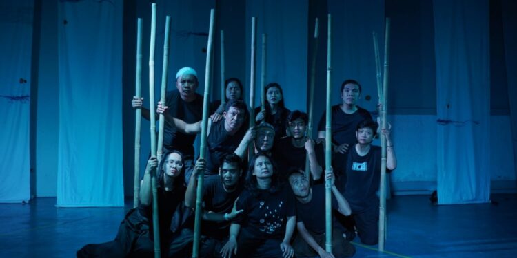 Teater Satu Lampung Pentaskan Musyawarah Burung, Angkat Perjalanan Manusia Mencari Hakikat Diri