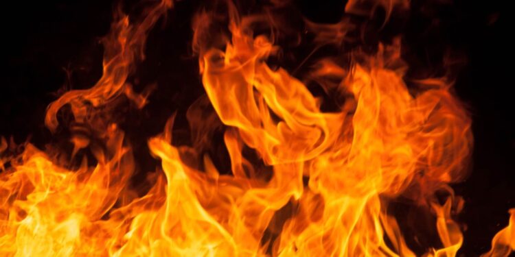 Gudang Pabrik Stretchline di Tangerang Terbakar, Api Belum Padam Setelah 3 Jam 1 Gudang Pabrik Stretchline di Tangerang Terbakar, Api Belum Padam Setelah 3 Jam