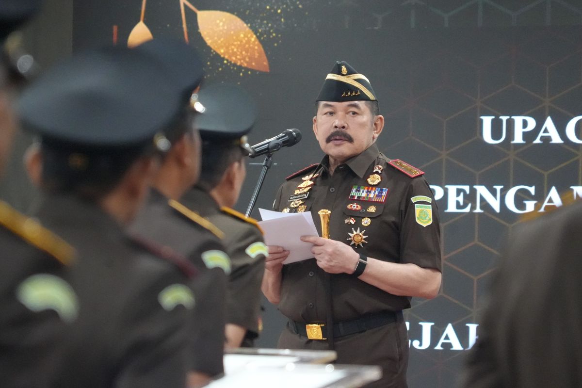 Jaksa Agung Mutasi 16 Pejabat, Tiga Kajari di Jakarta Berganti