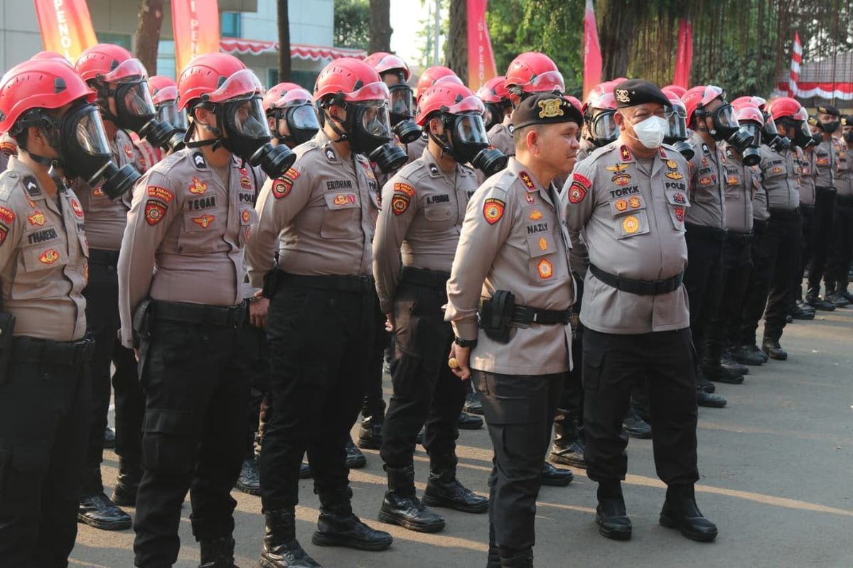 Hadapi Erupsi Anak Krakatau, Polri Siapkan 299 Personel dan 10 Anjing K9 2 Hadapi Erupsi Anak Krakatau, Polri Siapkan 299 Personel dan 10 Anjing K9