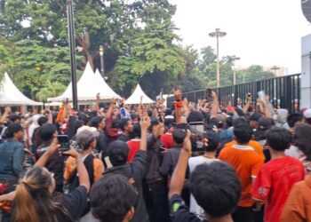 Rayakan Gol Menit Akhir Persija, Sejumlah Jakmania Sempat Terobos Gerbang GBK