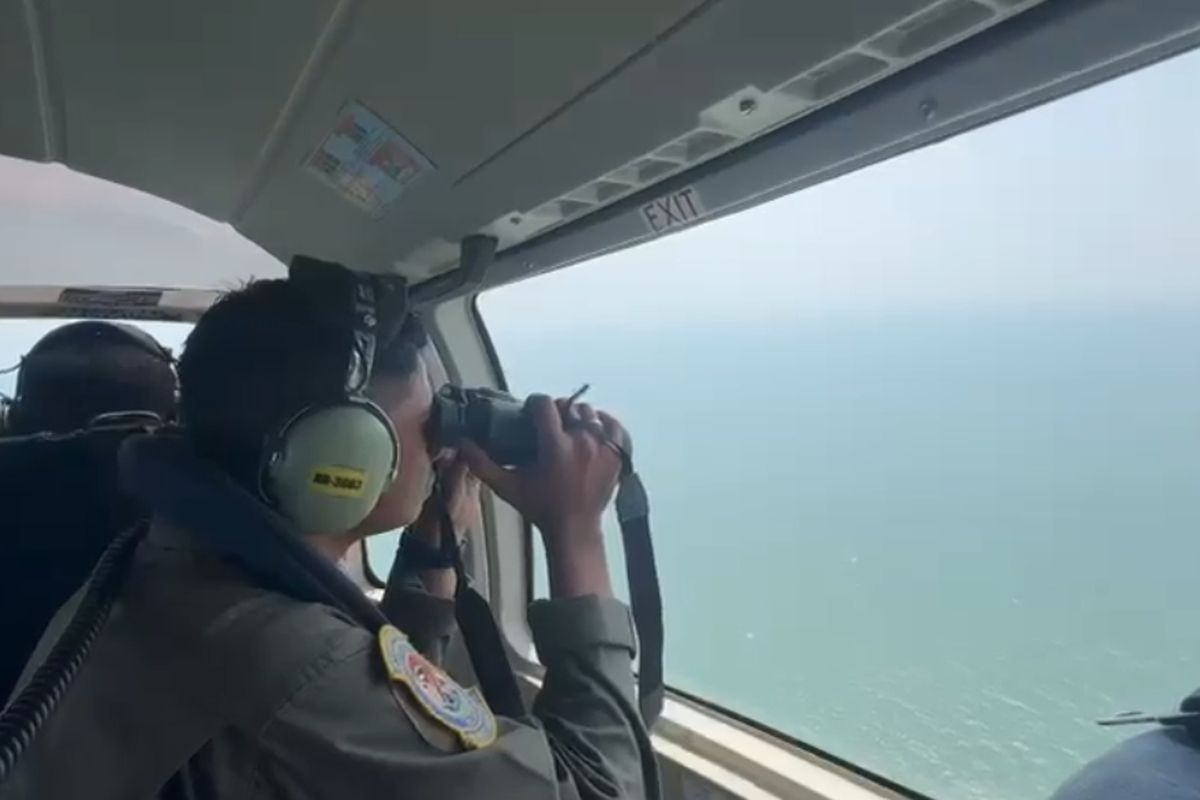 TNI AL Kerahkan Kapal dan Pesawat Cari Korban KM Virgo Transport 8