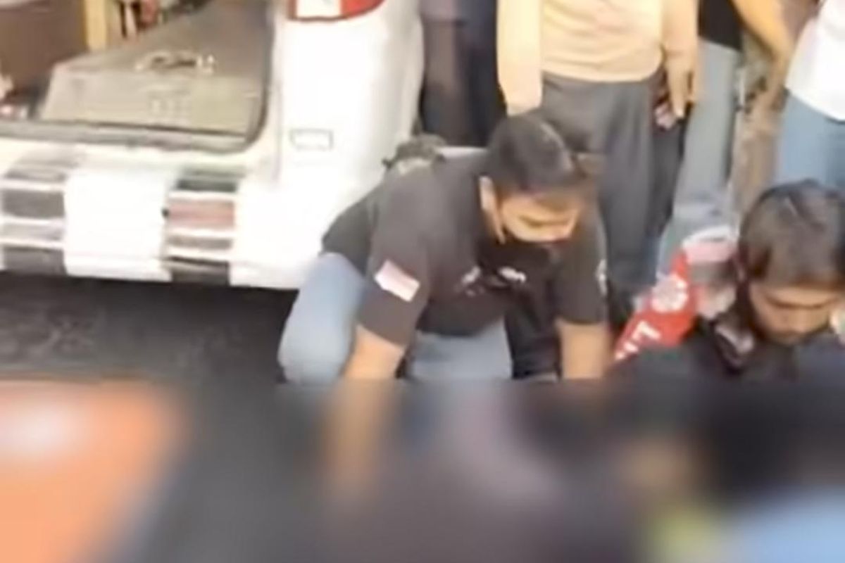 Anak Meninggal Terlempar dari Motor di Puri Beta Ciledug Saat Ibu Hindari Pejalan Kaki 2 Anak Meninggal Terlempar dari Motor di Puri Beta Ciledug Saat Ibu Hindari Pejalan Kaki