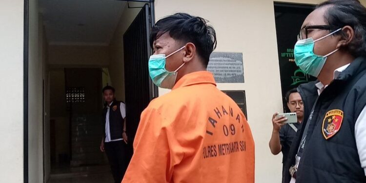 Pengedar Sabu ke Tempat Hiburan Kemang Ditangkap, Sudah Beraksi 5 Tahun 1 Pengedar Sabu ke Tempat Hiburan Kemang Ditangkap, Sudah Beraksi 5 Tahun