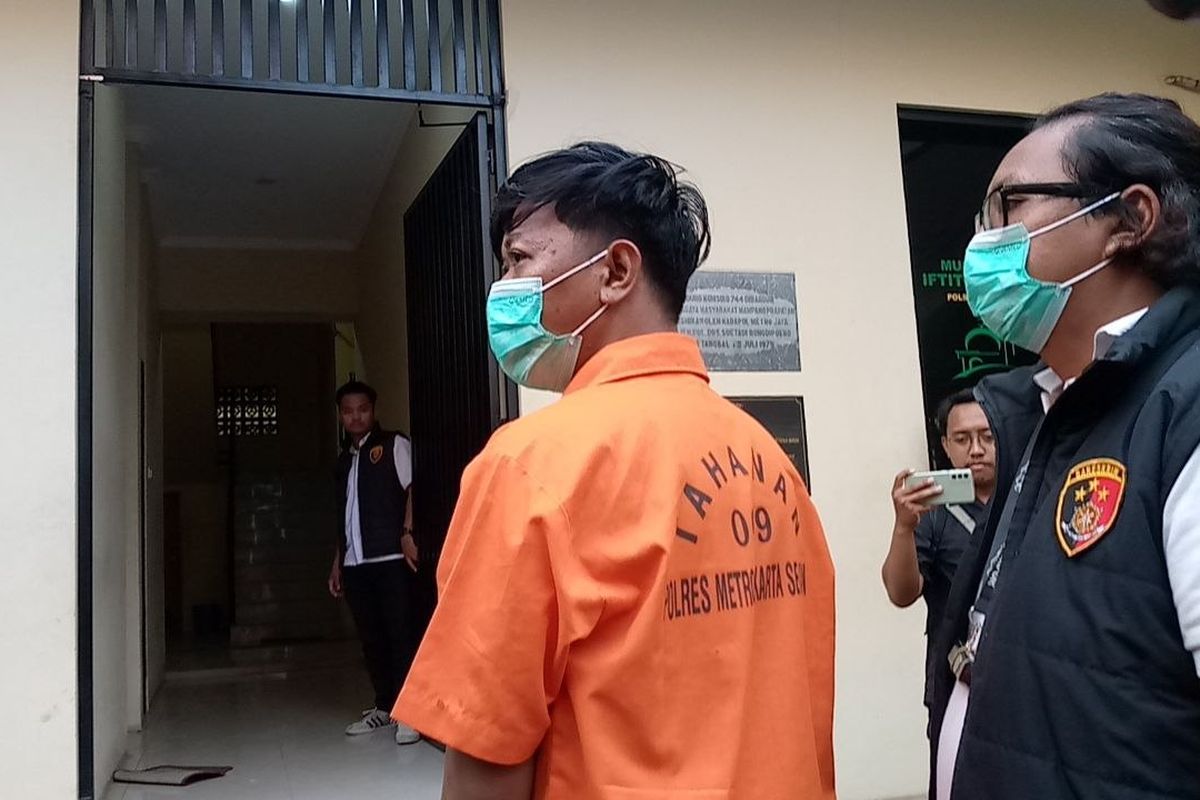 Pengedar Sabu ke Tempat Hiburan Kemang Ditangkap, Sudah Beraksi 5 Tahun 2 Pengedar Sabu ke Tempat Hiburan Kemang Ditangkap, Sudah Beraksi 5 Tahun